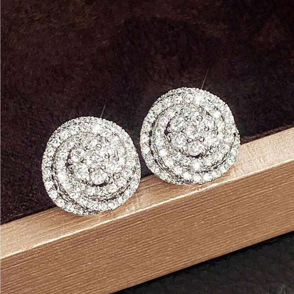 NWT Rose Flower Cubic Zirconia Stud Earrings - Picture 3 of 6